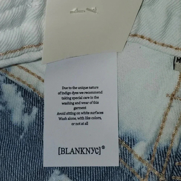 Blank NYC "The Barrow" Vintage High Rise Denim Shorts Manic Monday Sz 25 NWT - Picture 10 of 11